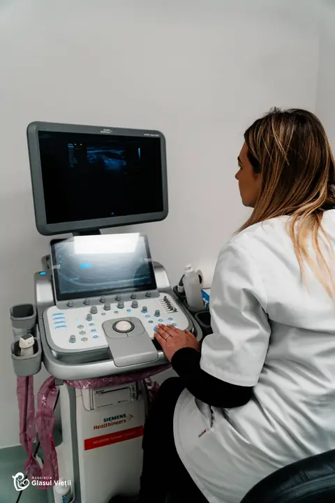 Hipotiroidism vs. Hipertiroidism – Contrastele  dezechilibrului tiroidian - Clinica Veronica